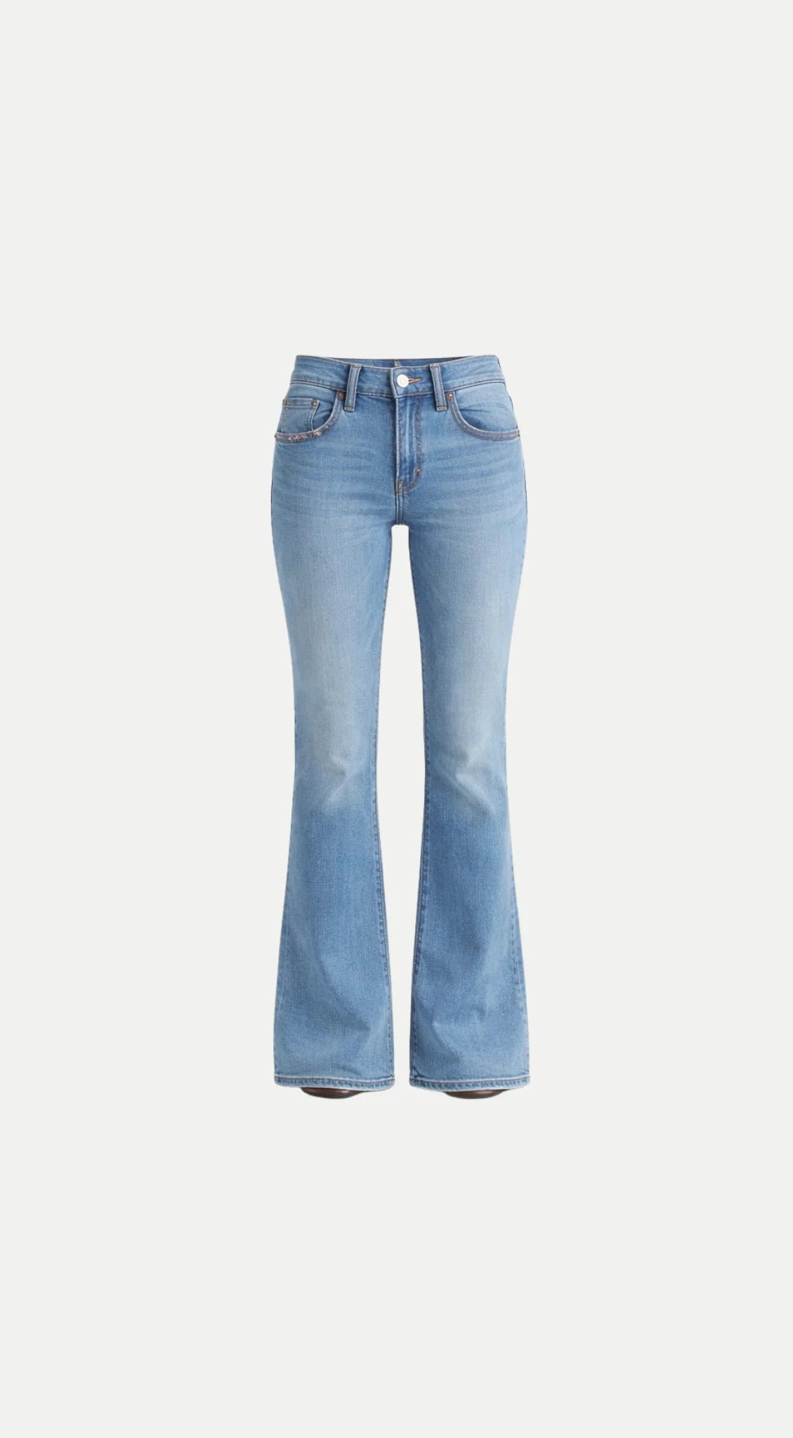 BOOTCUT JEANS MIT ZIERNÄHTEN
